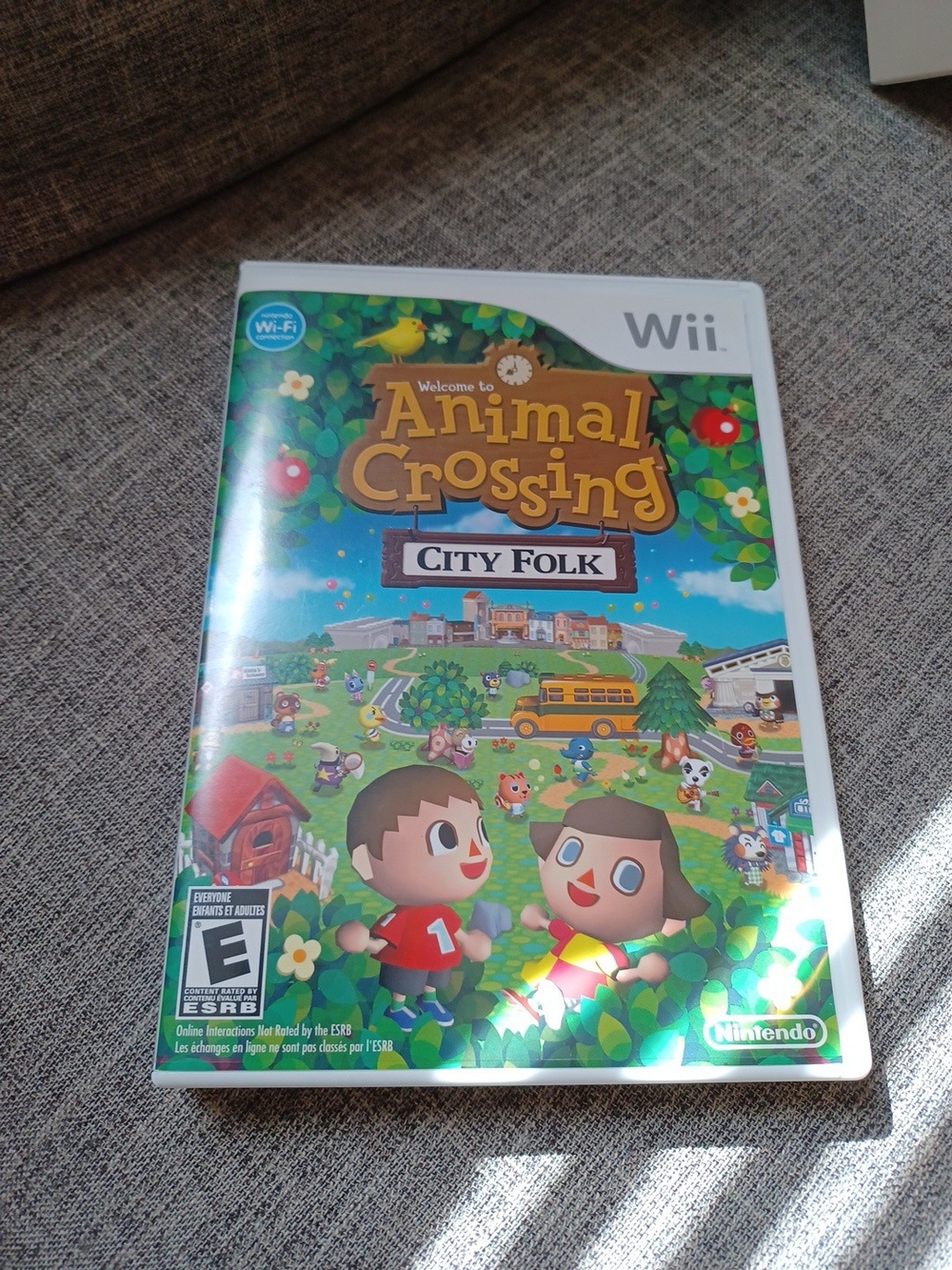 Nintendo Animal Crossing: City Folk - White Wii Game & Accessories - Picture 2 of 5